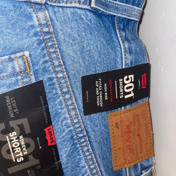 Levi's Light Blue Women's 501 Shorts - Picture 1 of 6
